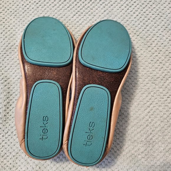 Tieks Champagne Sz 7 - Picture 4 of 8